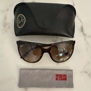 Ray-Ban CATS 1000 in Polished Light Havana & Brown Lenses